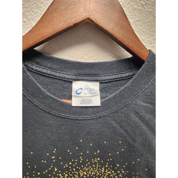 Men's Outspoken Party By Fergie Avon Tee XL Black Gold Graphic - Picture 3 of 6